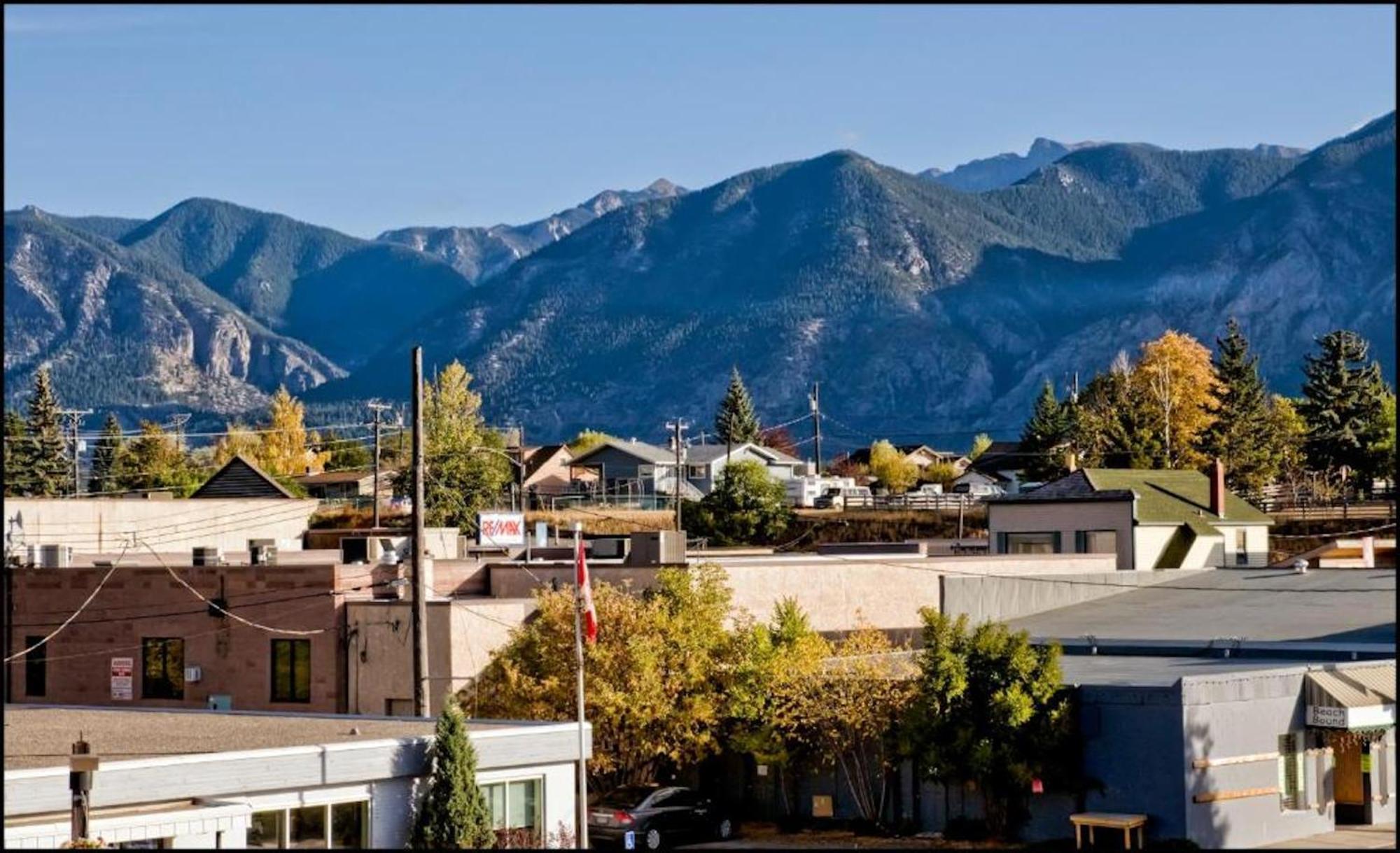 Canterbury Inn Invermere Ngoại thất bức ảnh