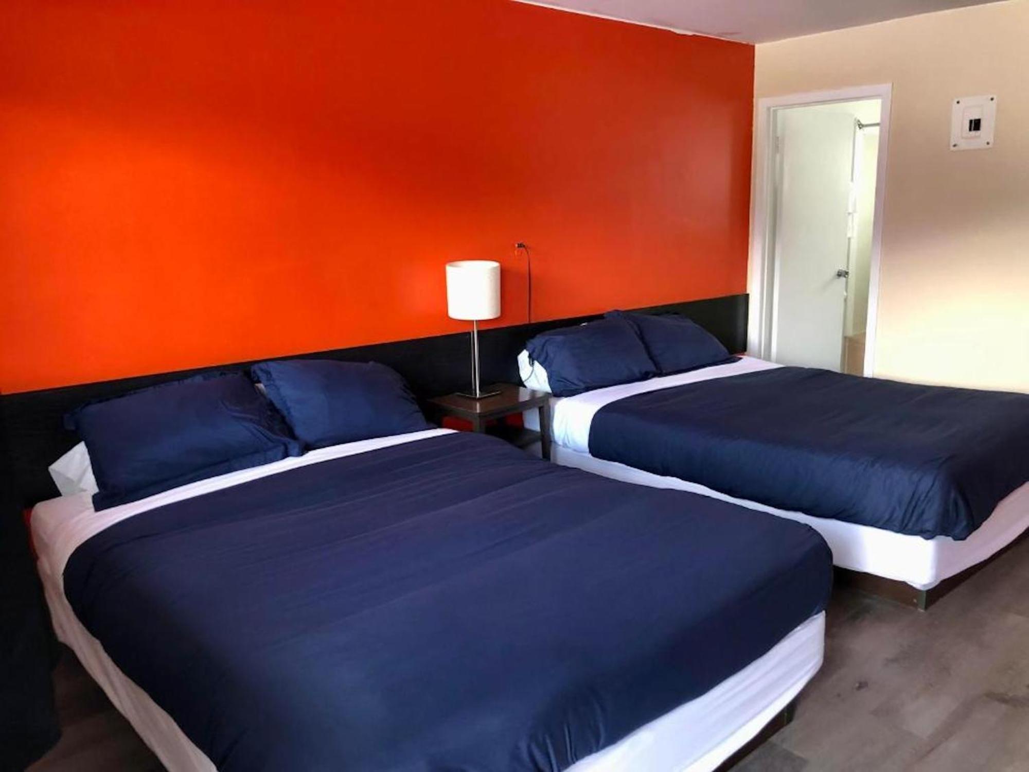 Canterbury Inn Invermere Ngoại thất bức ảnh